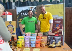 Jos de Nekker en Bjorn Andringa stonden er namens FZ Organic Food, met de nieuwe chipsverpakkingen van Trafo...